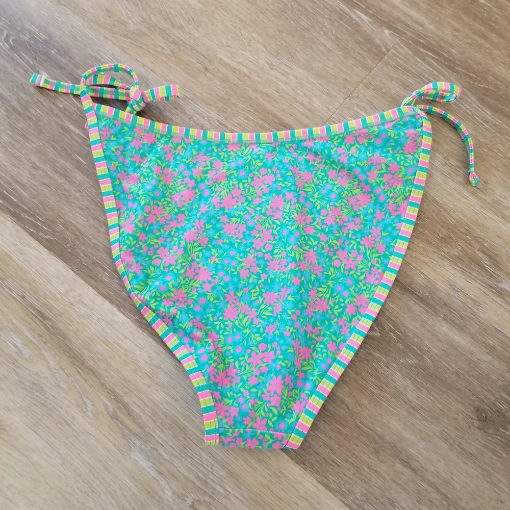 NWT Wild Fable Green Floral Low Rise Cheeky Bikini Top & Bottom Set Size Small